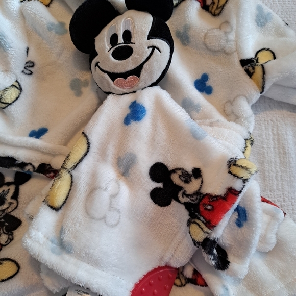 Disney Baby 0-12 months house coat with mickey snuggly security blanket NWOT - Picture 3 of 6
